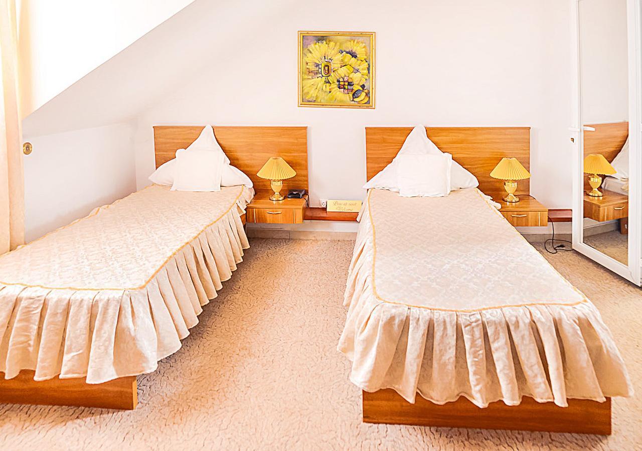 Hotel Roco Izvin Eksteriør billede