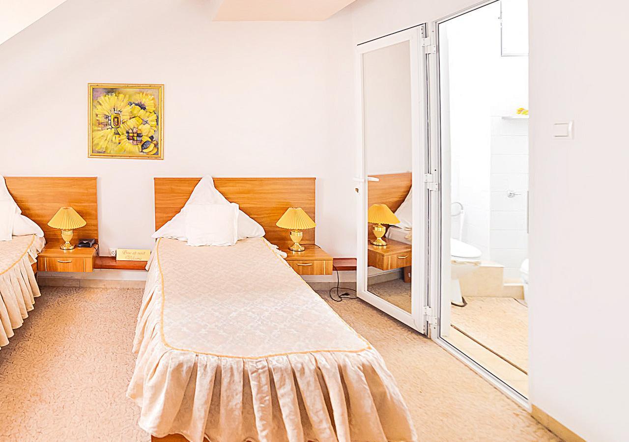 Hotel Roco Izvin Eksteriør billede
