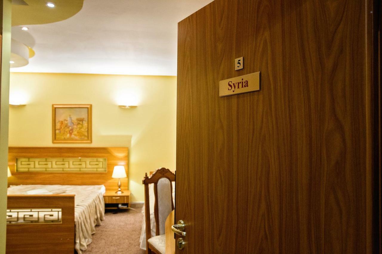 Hotel Roco Izvin Eksteriør billede