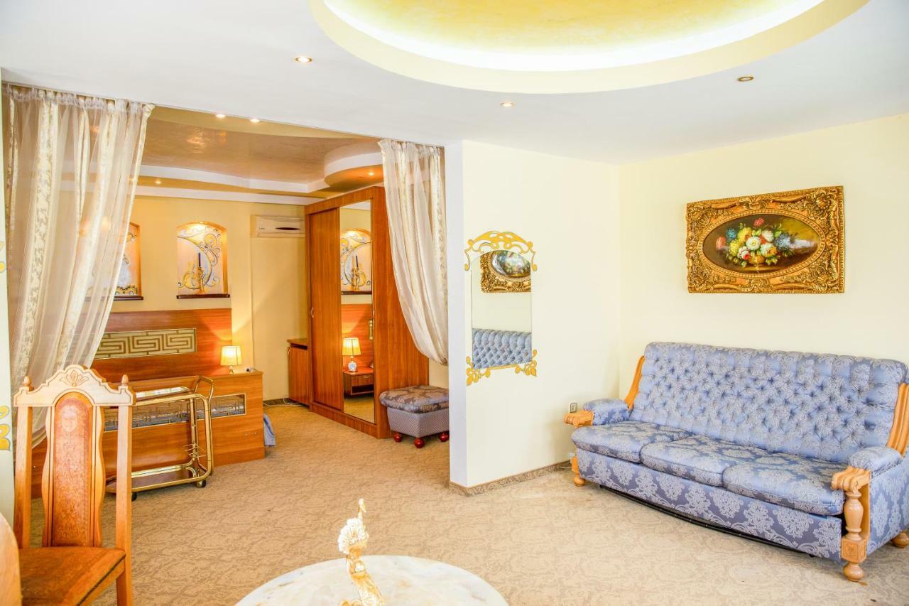 Hotel Roco Izvin Eksteriør billede